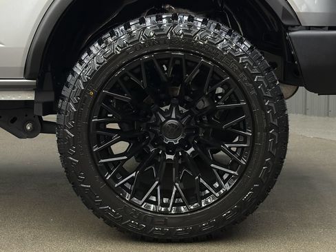 Used 2023 Ford Bronco Wildtrak AWD/4WD image 12