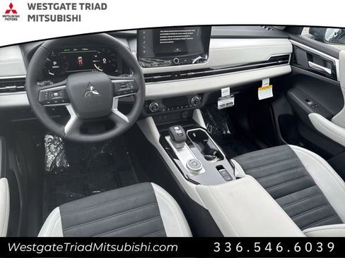 New 2026 Mitsubishi Outlander SE FWD image 13