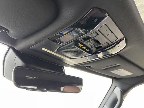 Used 2025 Lexus GX 550 w/ Accessory Package (Z1) image 18