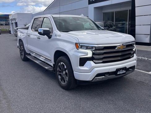 Certified 2022 Chevrolet Silverado 1500 High Country w/ High Country Premium Package AWD/4WD image 1