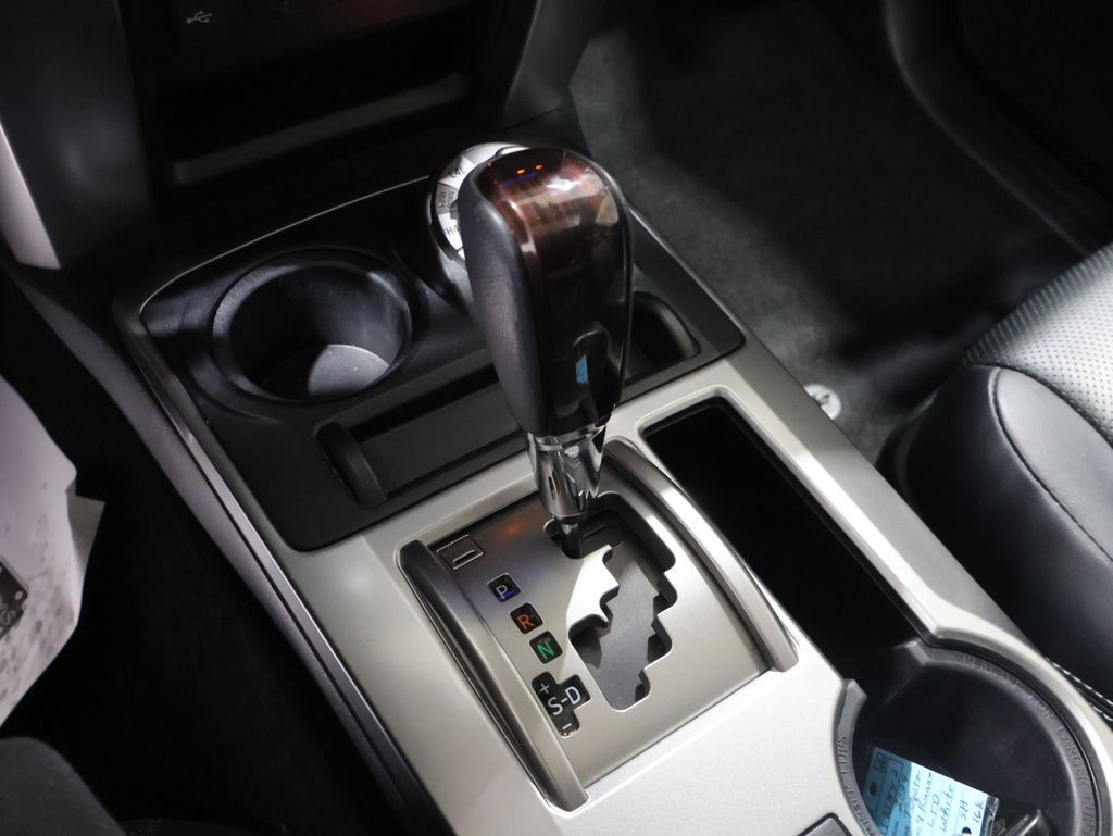 Used 2024 Toyota 4Runner Limited AWD/4WD image 32