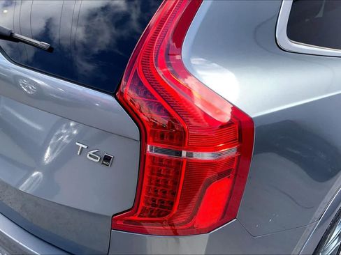 Used 2017 Volvo XC90 T6 Momentum w/ Vision Package AWD/4WD image 32
