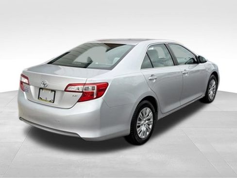 Used 2012 Toyota Camry LE FWD image 24