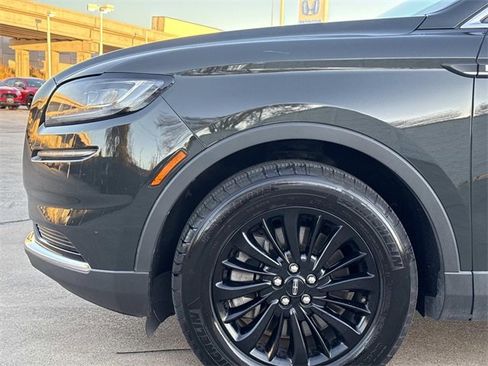 Used 2022 Lincoln Nautilus Reserve image 5