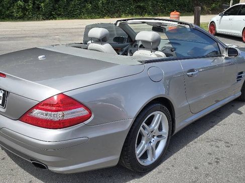 Used 2007 Mercedes-Benz SL 550 w/ AMG Sport Pkg image 24