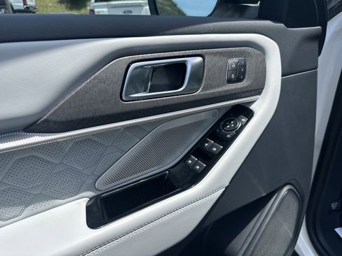 New 2026 Ford Explorer Platinum w/ LUX Leather Package AWD/4WD image 8