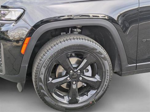 New 2026 Jeep Grand Cherokee Limited w/ Limited Altitude Package AWD/4WD image 10