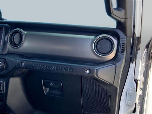 Used 2018 Jeep Wrangler Unlimited Sport S AWD/4WD image 18