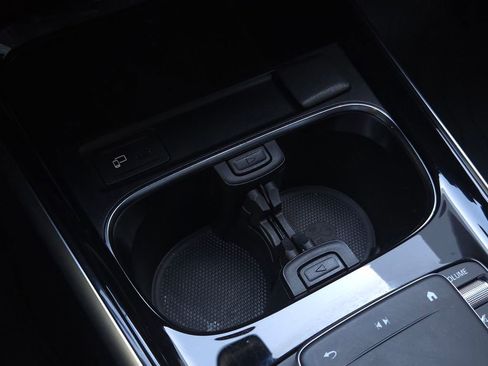 Used 2022 Mercedes-Benz GLB 250 image 20