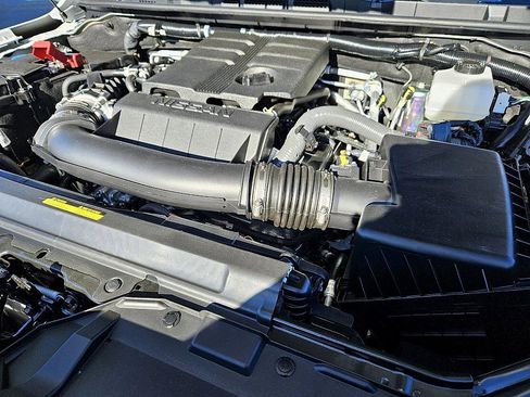 New 2026 Nissan Frontier SV image 17