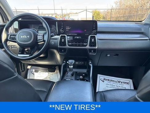Used 2023 Kia Sorento S FWD image 10