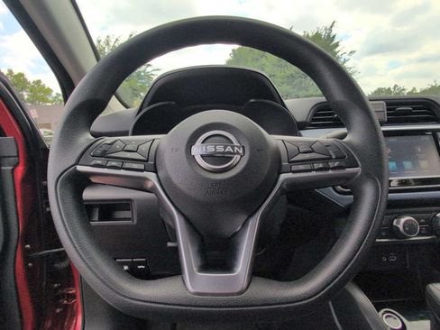 Used 2025 Nissan Versa SV FWD image 20