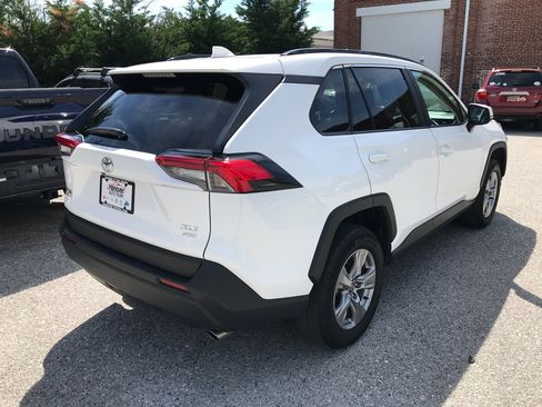 Used 2025 Toyota RAV4 XLE AWD/4WD image 7