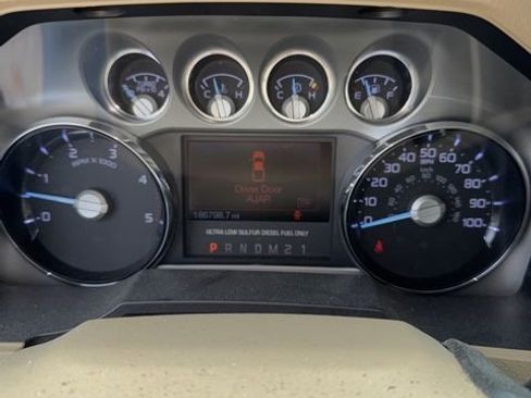 Used 2015 Ford F250 King Ranch w/ FX4 Off-Road Package AWD/4WD image 12