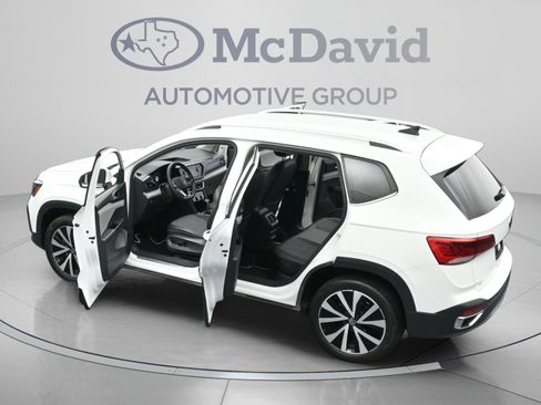 Used 2023 Volkswagen Taos SE FWD image 44