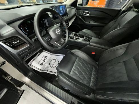 Used 2025 Nissan Rogue Platinum w/ Platinum Premium Package image 33