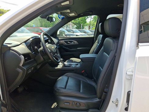 Used 2023 Chevrolet Traverse LT w/ LPO, Floor Liner Package AWD/4WD image 14
