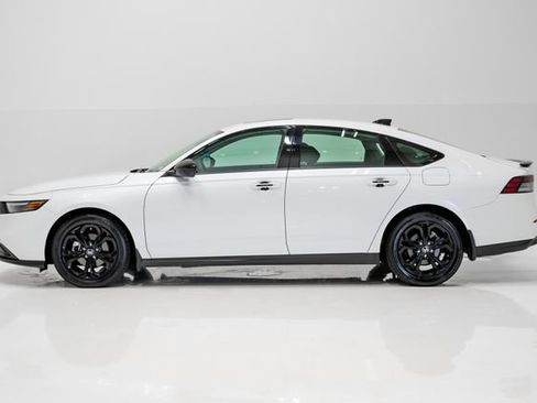 Used 2025 Honda Accord SE image 28