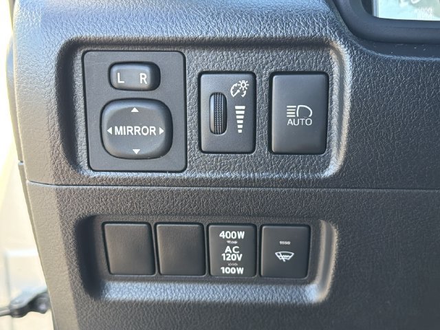 Used 2022 Toyota 4Runner SR5 Premium AWD/4WD image 33