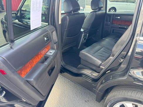 Used 2011 Ford Flex Limited FWD image 22