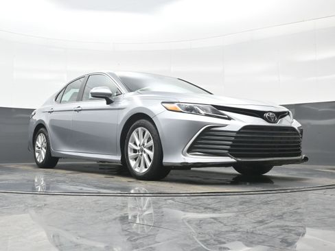Used 2024 Toyota Camry LE FWD image 31