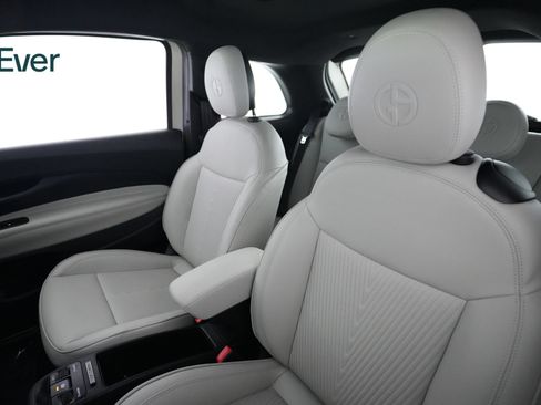 Used 2025 FIAT 500 e FWD image 4