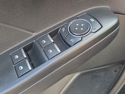 Used 2022 Ford Escape SE w/ SE Sport Appearance Package FWD image 28