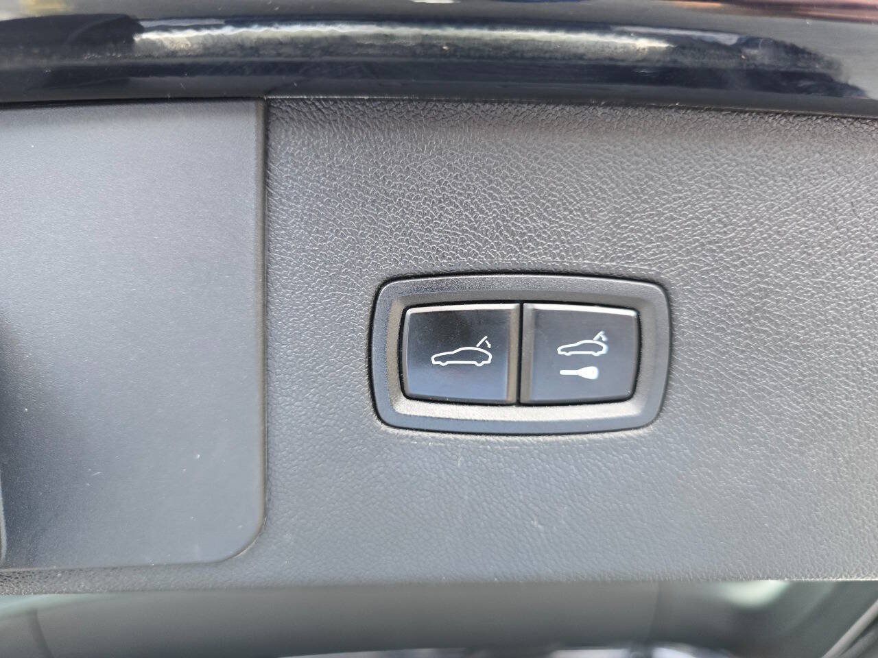 Used 2019 Porsche Cayenne AWD/4WD image 32