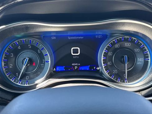 Used 2023 Chrysler 300 Touring RWD image 15