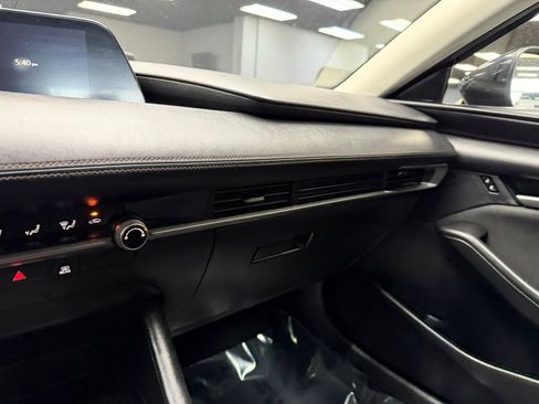 Used 2020 MAZDA MAZDA3 Sedan FWD image 27