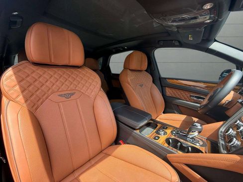 Certified 2021 Bentley Bentayga image 33
