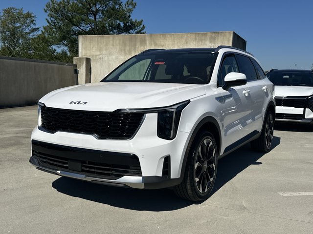 Certified 2025 Kia Sorento EX w/ Panoramic Sunroof Package AWD/4WD image 2