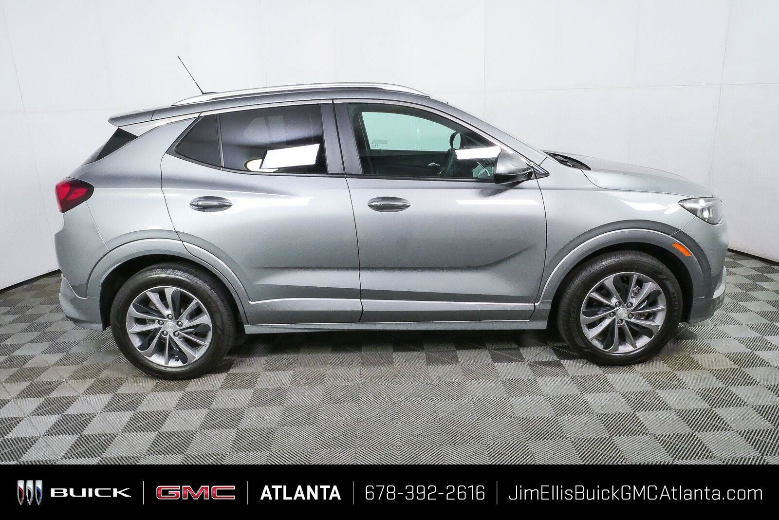 Used 2023 Buick Encore GX Select w/ Sport Touring Package FWD image 2