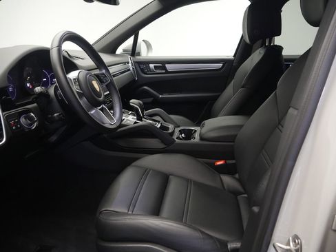 Certified 2023 Porsche Cayenne Platinum Edition AWD/4WD image 5