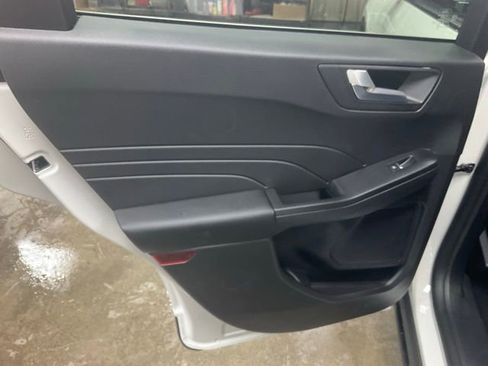 New 2026 Ford Escape SE w/ Class II Trailer Tow Package image 13