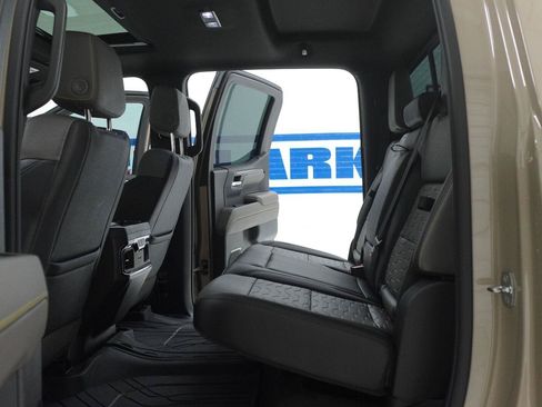 Used 2022 Chevrolet Silverado 1500 ZR2 w/ Technology Package AWD/4WD image 25