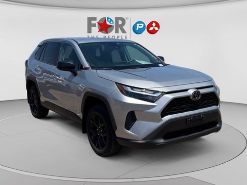 Used 2023 Toyota RAV4 LE FWD image 7