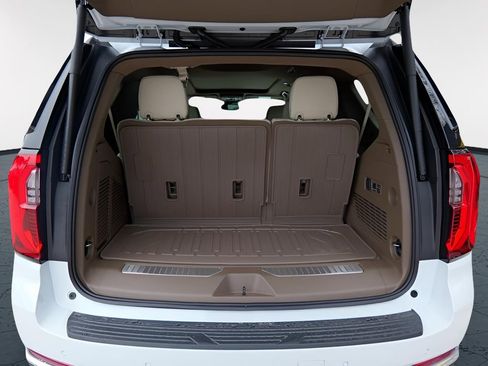 New 2026 GMC Yukon Denali w/ Sun & Power Step Package image 28