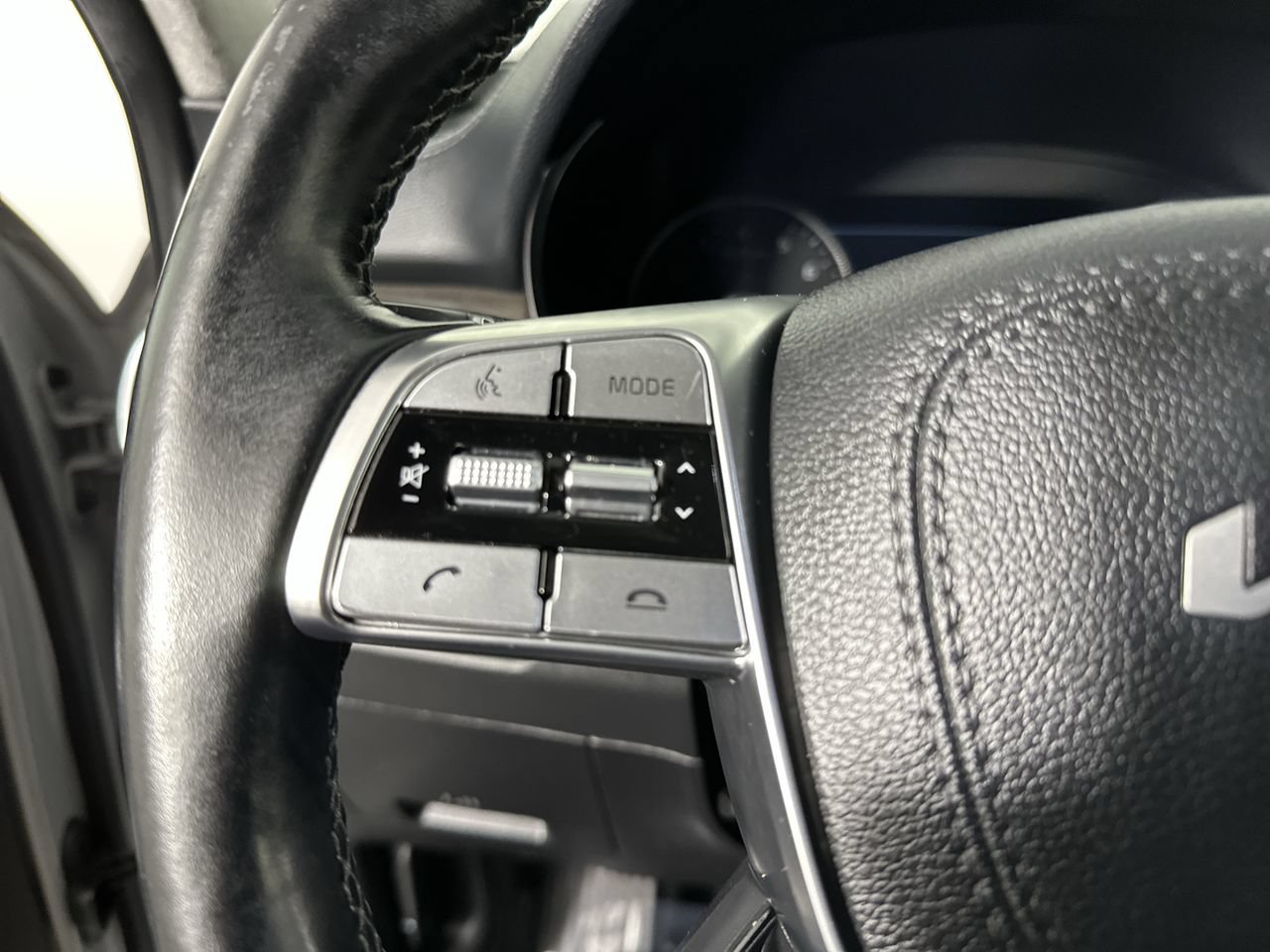 Certified 2022 Kia Telluride SX w/ SX Prestige Package AWD/4WD image 7