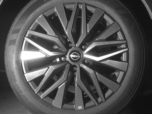 Used 2025 Nissan Altima 2.5 SV FWD image 15