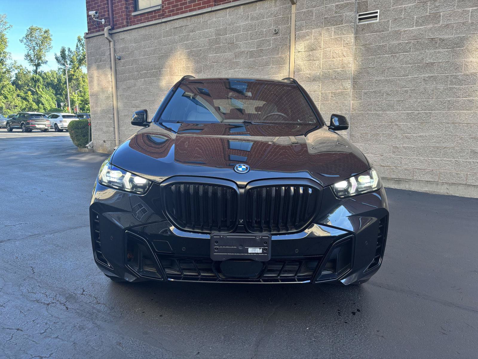 Used 2024 BMW X5 xDrive50e w/ M Sport Package AWD/4WD image 5
