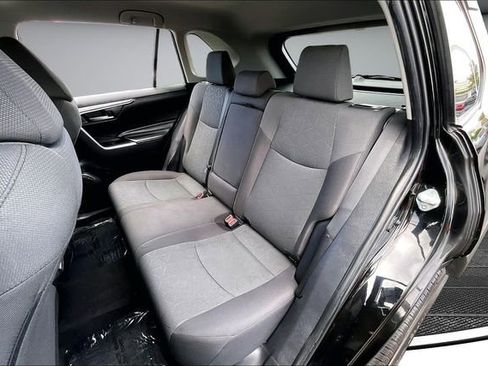 Used 2023 Toyota RAV4 XLE FWD image 22
