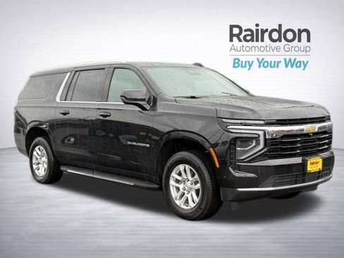 Used 2025 Chevrolet Suburban LS image 1