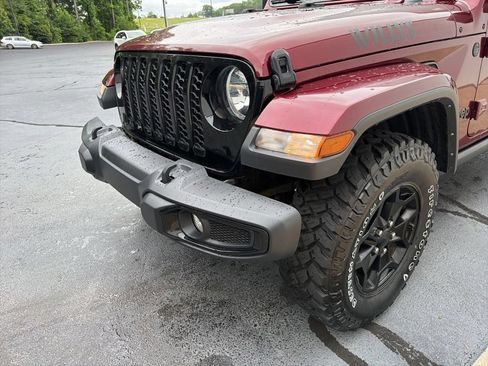 Used 2021 Jeep Gladiator Sport AWD/4WD image 17