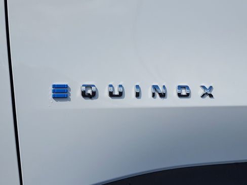 New 2026 Chevrolet Equinox EV LT image 5