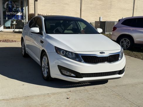 Used 2013 Kia Optima EX w/ Premium Pkg image 3