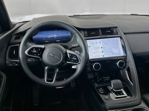 Used 2024 Jaguar E-PACE R-Dynamic SE image 17