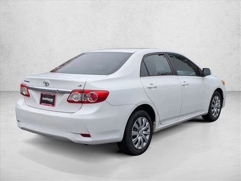 Used 2013 Toyota Corolla LE image 5