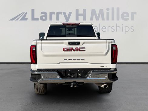 Used 2025 GMC Sierra 2500 SLT w/ SLT Premium Package AWD/4WD image 4