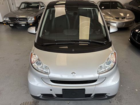 Used 2009 smart fortwo pure RWD image 2